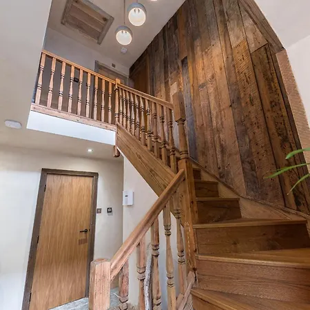 Quirky Retreats - The Coach House Holiday home Windermere