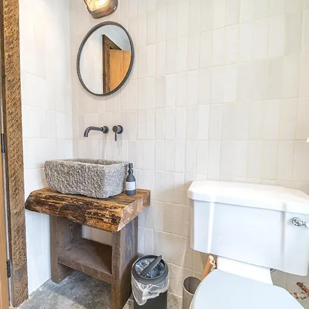 Quirky Retreats - The Coach House بيت للعطل