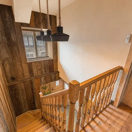 בית נופש Quirky Retreats - The Coach House