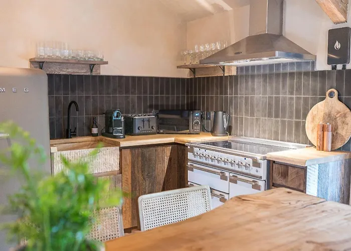 Quirky Retreats - The Coach House