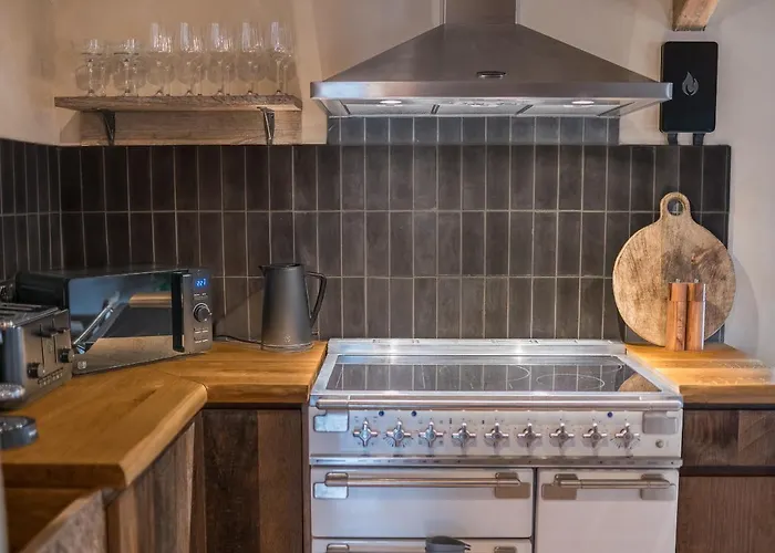 Quirky Retreats - The Coach House 度假居 *