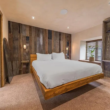 度假居 Quirky Retreats - The Coach House 温德米尔